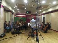 Il M. Emanuele Bossi dirige la Roma Film Orchestra