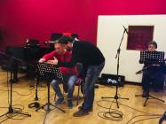 Il clarinetto Angelo de Angelis si consulta con il Maestro!