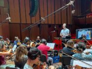 Il Maestro Emanuele Bossi dirige la Roma Film Orchestra