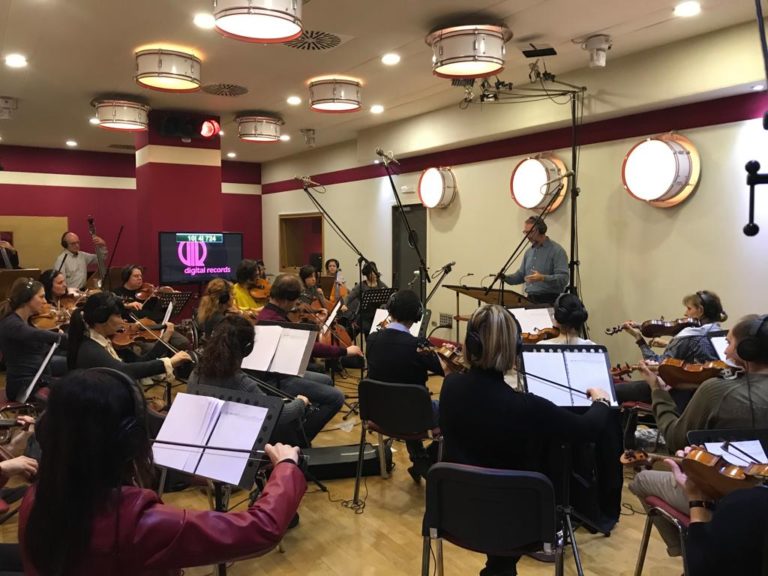 Il direttore Alessandro Molinari dirige la Roma Film Orchestra 2
